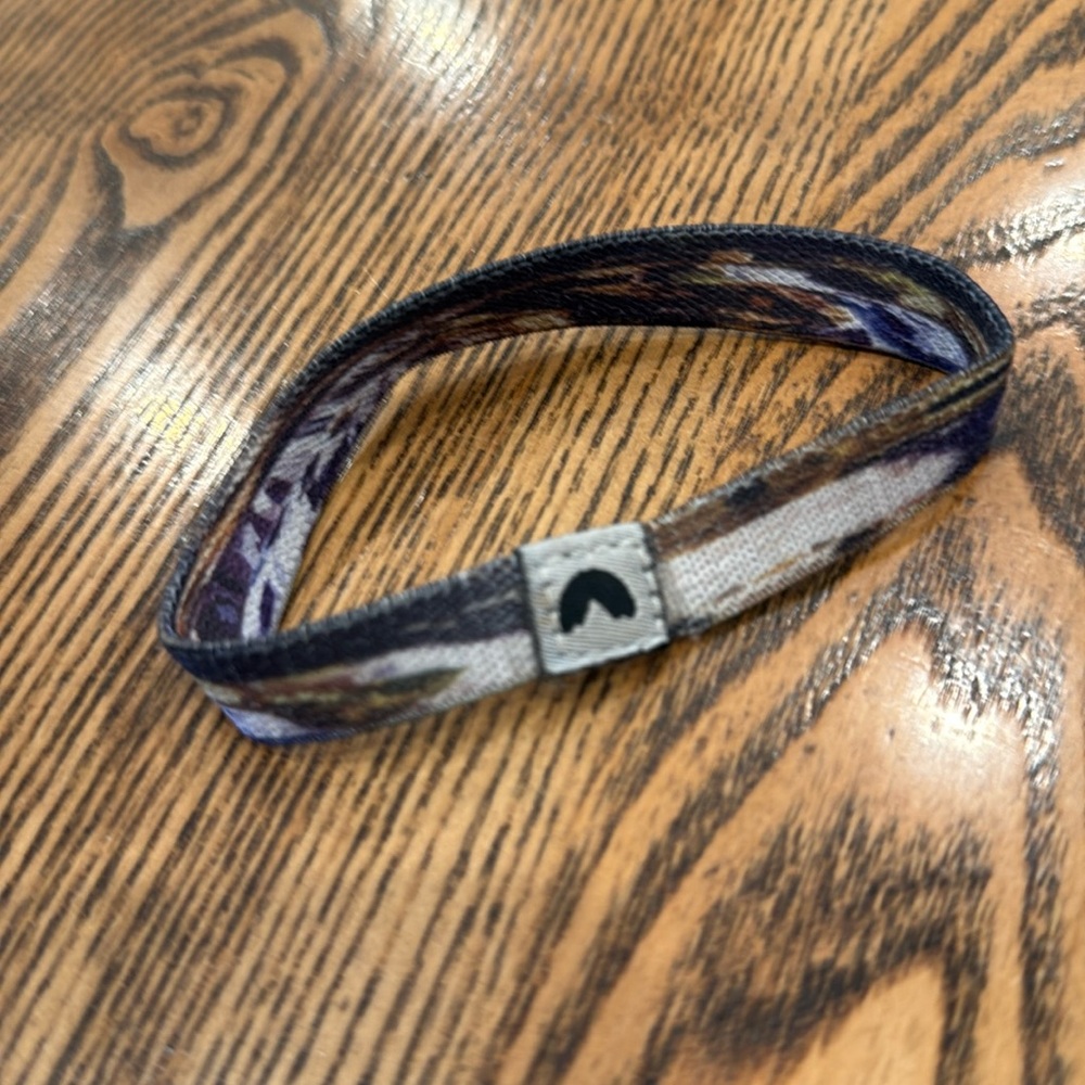 Nature Backs Flip Trip Reversible Stretch Bracelet